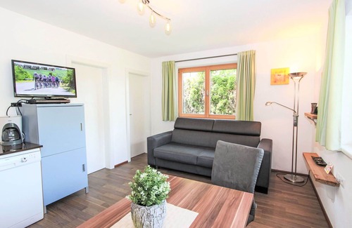 Kapfing Apartment | Lovely apartment for 4 people with WIFI, TV and patio