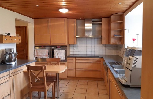 Montfaucon Apartment | Lovely apartment for 12 guests with WIFI and balcony