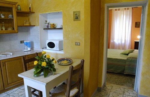Massarosa Apartment | Lovely apartment for 2 people with pool, WIFI, close to Viareggio