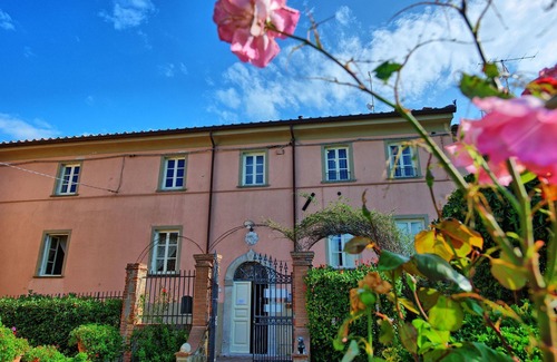 Massarosa Apartment | Lovely apartment for 2 people with pool, WIFI, close to Viareggio