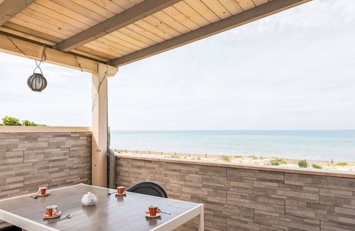 Torvaianica Apartment | Lovely apartment for 3 guests with A/C, TV and terrace