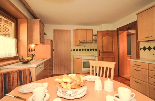 Zellberg Apartment | Lovely apartment for 4 guests with WIFI, TV, terrace and pets allowed