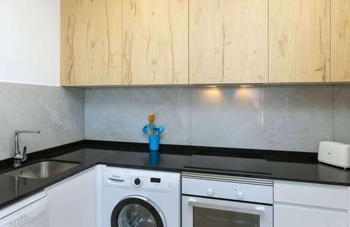 Vinaros Apartment | Lovely apartment for 4 guests with A/C, WIFI, pool, TV and terrace