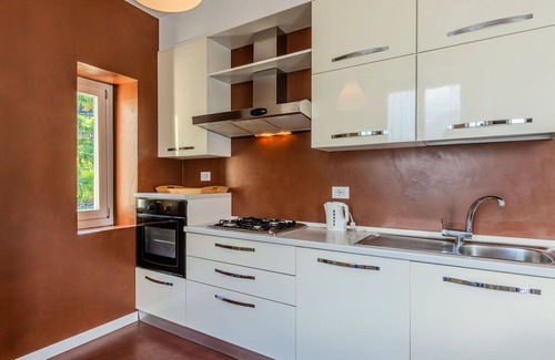 Claino Con Osteno Apartment | Lovely apartment for 4 people with WIFI, TV and balcony