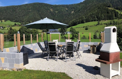 Gnesau Apartment | Lovely apartment for 5 people with hot tub, WIFI, TV, patio and pets allowed