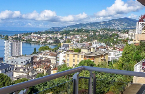Montreux Apartment | Lovely apartment for 5 people with WIFI, TV, balcony, pets allowed and panoramic view