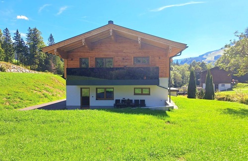 Leogang Apartment | Lovely apartment for 6 guests with WIFI, TV, balcony and panoramic view