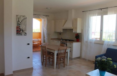 Puntone Apartment | Lovely apartment for 6 people with A/C, pool, WIFI, TV, balcony, pets allowed and parking