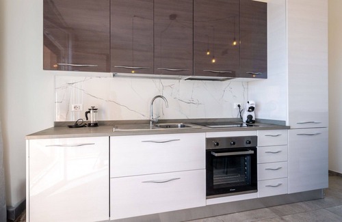 Varazze Apartment | Lovely apartment for 6 people with A/C, WIFI, hot tub, TV, terrace and pets allowed