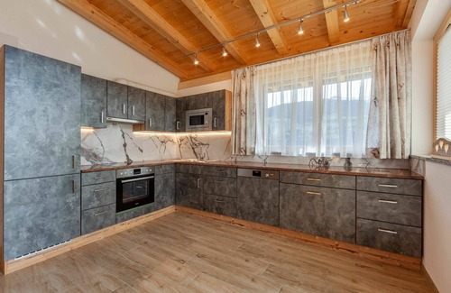 Fuegenberg Apartment | Lovely apartment for 6 guests with WIFI, TV, patio and pets allowed