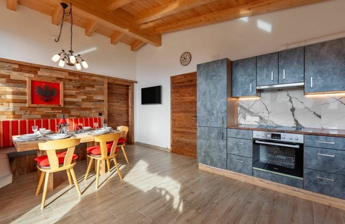 Fuegenberg Apartment | Lovely apartment for 6 guests with WIFI, TV, patio and pets allowed