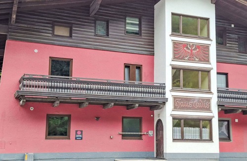Saalbach-Hinterglemm Apartment | Lovely apartment for 4 guests with WIFI, TV and balcony