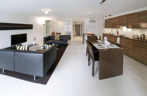 Montreux Apartment | Lovely apartment for 3 guests with WIFI, pool, A/C, TV, terrace and panoramic view