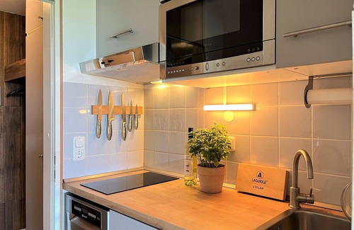 Loffingen Apartment | Lovely apartment for 3 people with pool, WIFI, TV, balcony, pets allowed and panoramic view