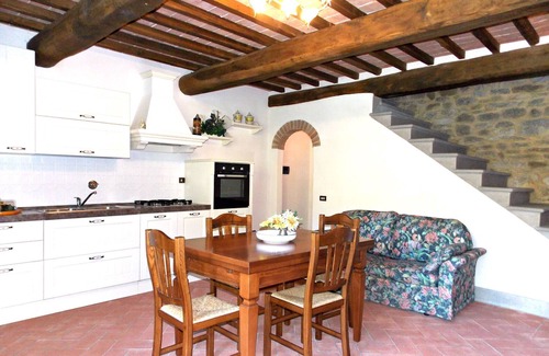 Dicomano Apartment | Lovely apartment for 2 guests with pool, WIFI, TV and pets allowed