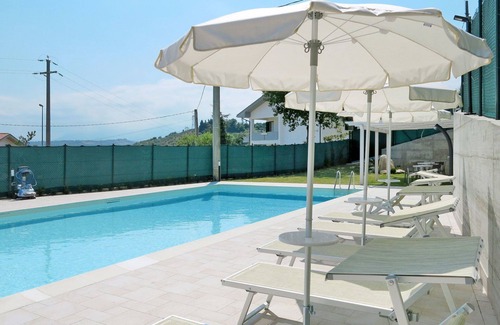 Collecorvino Apartment | Lovely apartment for 6 people with private pool, A/C, WIFI, TV, patio and pets allowed