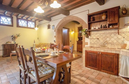 Poggiarello Villa | Lovely apartment in villa with WIFI, pool, TV, terrace and pets allowed, close to San Gimignano
