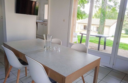 Prailles House | Lovely apartment in villa for 6 people with internet, pool, TV, terrace and pets allowed