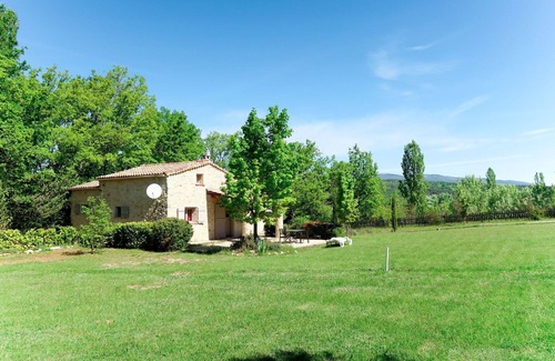 Sigonce Villa | Lovely apartment in villa for 2 guests with A/C, WIFI, pool, TV, patio and pets allowed
