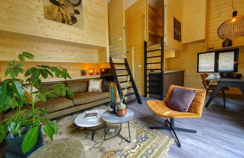 Belfeld House | Lovely apartment in villa for 4 people with pool, WIFI, TV, terrace and parking