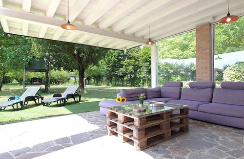 Silea House | Lovely apartment in villa for 6 guests with A/C, WIFI, pool, TV, terrace and pets allowed