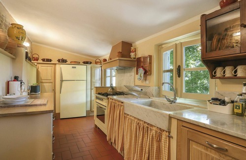 Pescaglia Villa | Lovely apartment in villa for 6 people with pool, WIFI, A/C, TV, terrace and pets allowed