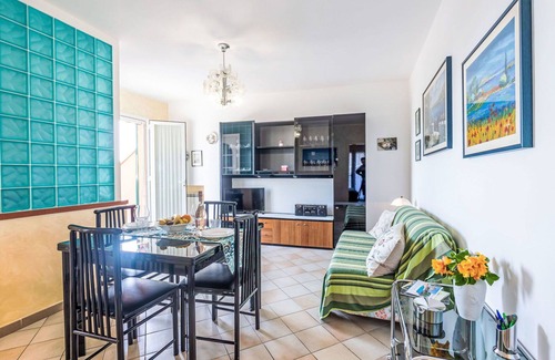 Pantai Apartment | Lovely apartment for 6 people with WIFI, pool, TV and terrace