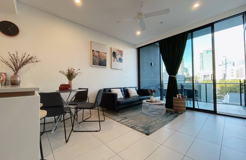 South Brisbane Apartment | Lovely apt City View FreeParking 5 Mins walk to Cultural Centre Museum GOMA QPac