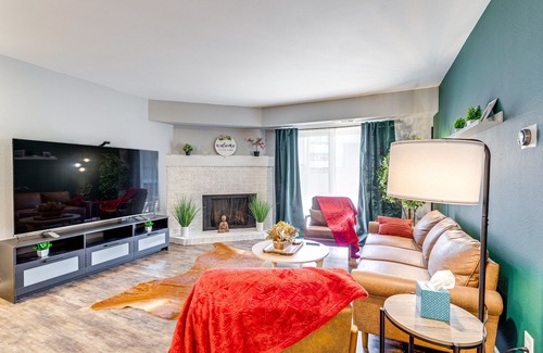 Aurora Condo | Lovely Aurora Condo w/ Private Patio!