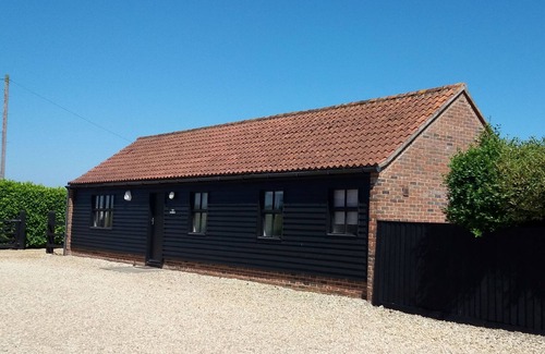 Aldborough House | Lovely barn nr.Cromer-indoor pool & play area. Sleeps 4.Contact host-late deals!