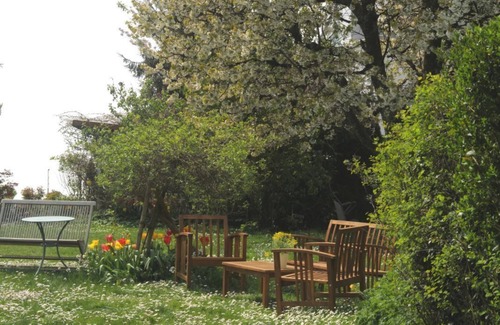 Meersburg Apartment | Lovely, bright and modernly furnished vacation home with plenty of space and