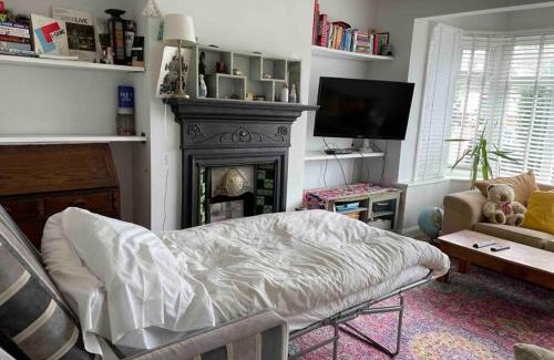 Portslade House | Lovely Bright House close to Brighton