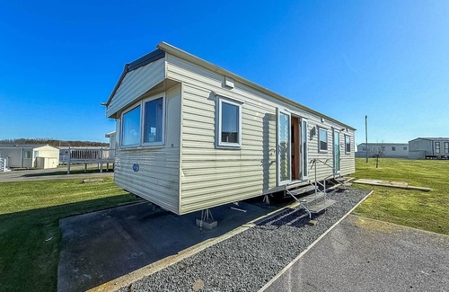 Winestead House | Lovely caravan at Sand le Mere Holiday Park in Yorkshire ref 71110TD