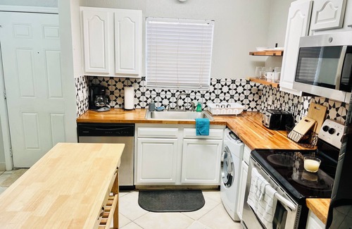 Jacksonville Condo | LOVELY CONDO! PEACEFUL CREEK VIEWS! VERY TRANQUIL & SAFE.