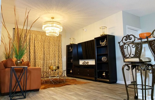 Miramar Apartment | Lovely Elegant 2 Bed 2 Bath in Miramar
