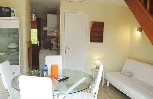 Saint-Jouan-des-Guerets Apartment | Lovely apartment for 4 people with WIFI, pool, TV and terrace