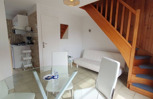 Saint-Jouan-des-Guerets Apartment | Lovely apartment for 4 people with WIFI, pool, TV and terrace