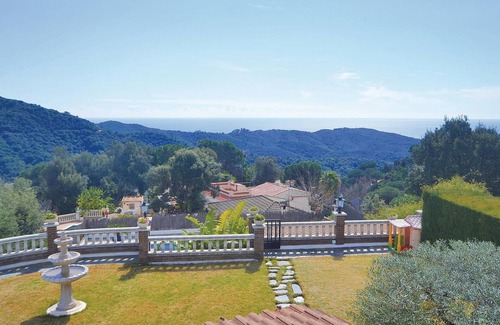 Sant Cebria de Vallalta House | Lovely home in St. Cebrià de Vallalta