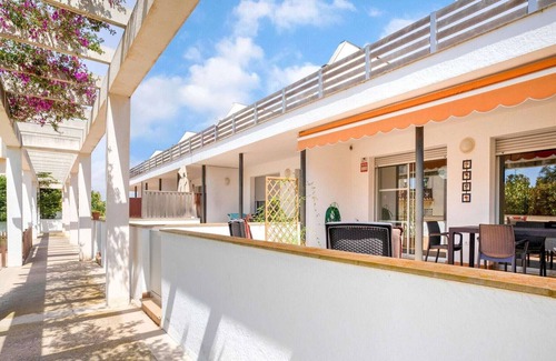 L'Eucaliptus House | Lovely holiday home in Amposta with a terrace