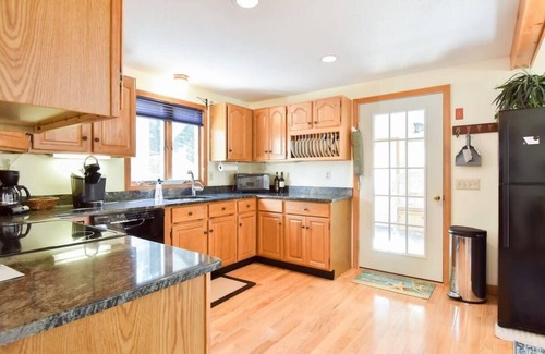 Eastham House | Lovely Home Close to Bike Path and Beach!