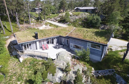 Øvre Ramse House | Lovely home in Dølemo with sauna