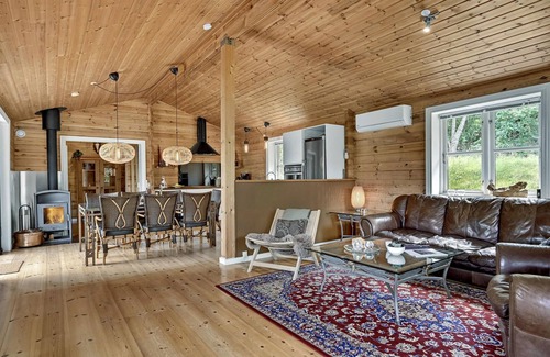 Øksenmølle House | Lovely home in Ebeltoft with WiFi