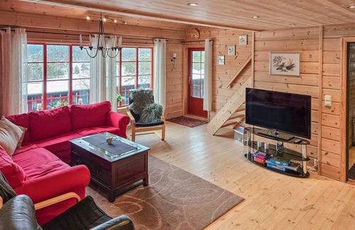 Aseral House | Lovely home in Fossdal with WiFi