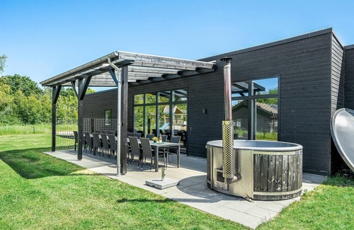 Fjellerup Strand House | Lovely home in Glesborg with sauna