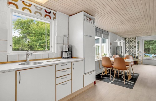 Juelsminde House | Lovely home in Juelsminde with kitchen