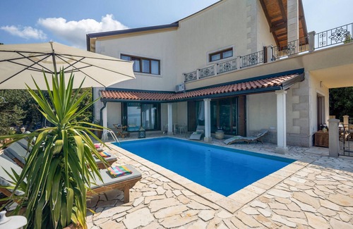 Kostrena House | Lovely home in Kostrena with kitchen