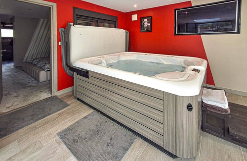 Landivisiau House | Lovely home in Landivisiau with sauna