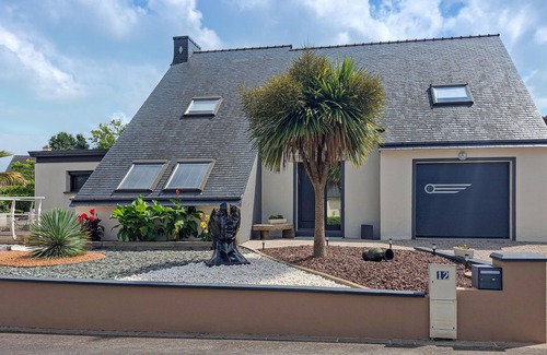 Landivisiau House | Lovely home in Landivisiau with sauna