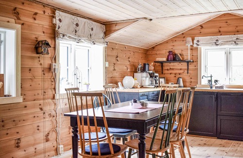 Kvam House | Lovely home in Norheimsund with WiFi
