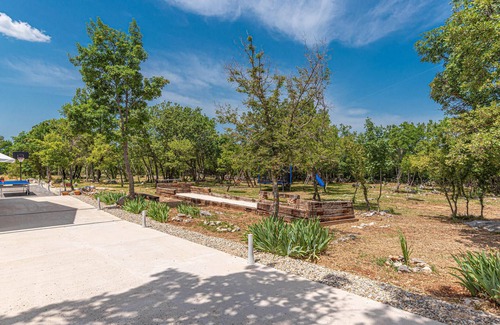 Oklaj House | Lovely home in Puljane with kitchen